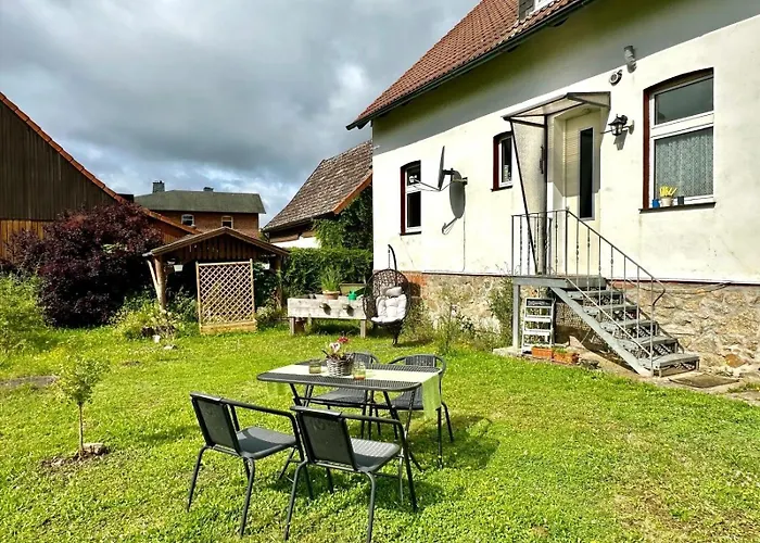 Sonnenschein Mit Kleinem Bauernhof