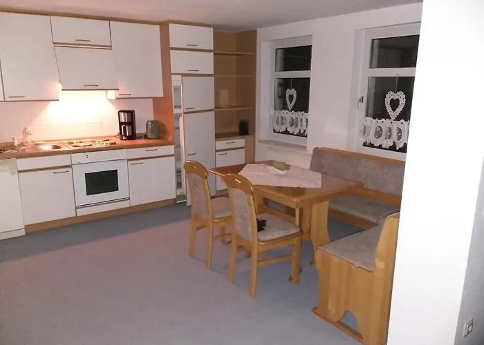 Sonnenschein Mit Kleinem Bauernhof *