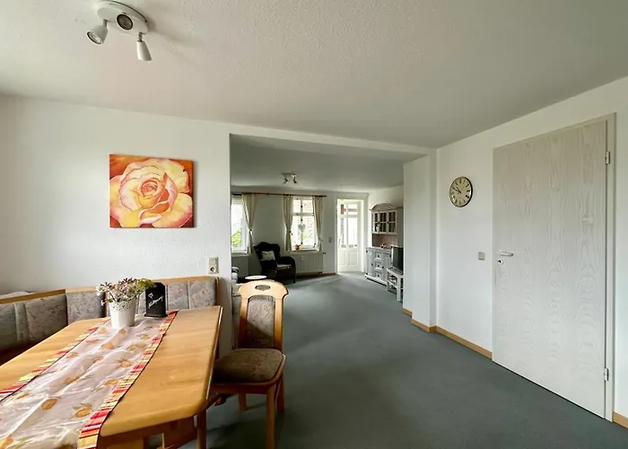 Sonnenschein Mit Kleinem Bauernhof * Thale